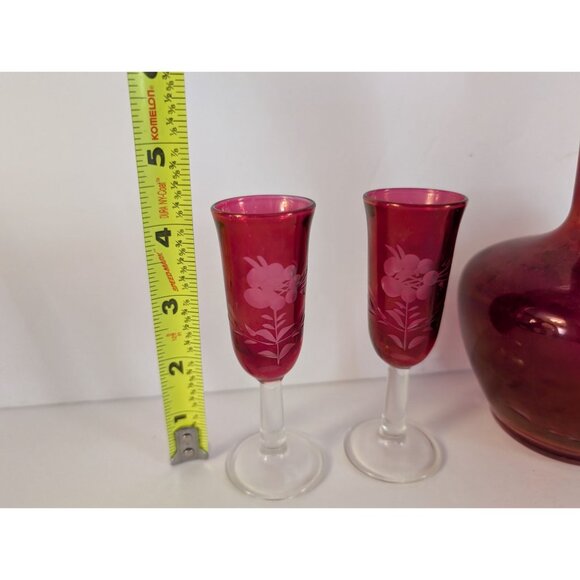 Vintage Craberry Etched Glass Decanter Set With Stopper 3 Matching Cordial Glass - Picture 6 of 7